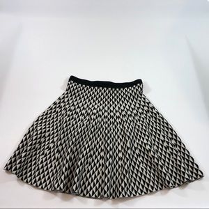 Carmen circle skirt black and white